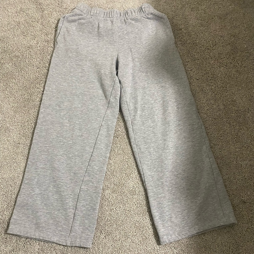 Tilly’s Gray Wide-Leg Sweatpants